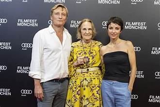 was macht Bettina Herrhausen